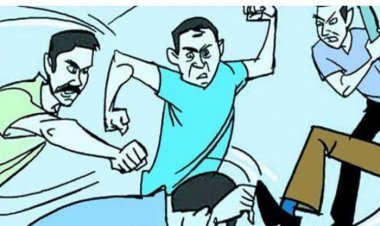 মদপান করে মাতলামি; সরকারি কর্মকর্তাকে গণধোলাই