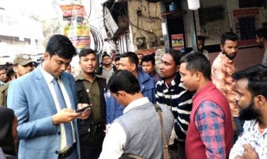 যানবাহন থেকে চাঁদা তুলত তারা