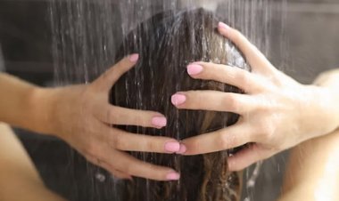 শীতে গরম পানিতে গোসল; জেনে নিন ক্ষতি না উপকার