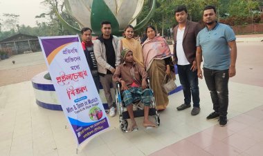 গৌরনদীতে প্রতিবন্ধিদের মাঝে  হুইলচেয়ার বিতরন