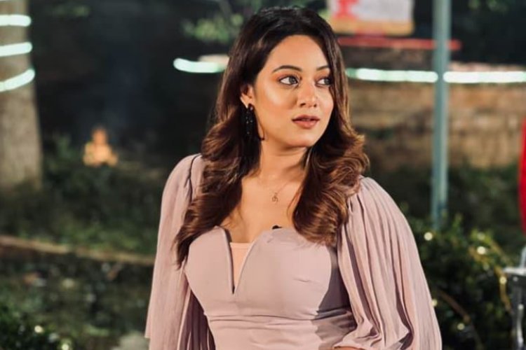 ওজন কমিয়ে যা জানালেন দীঘি