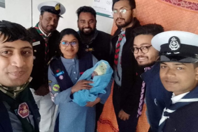 মেট্রোরেল স্টেশনে নারীর সন্তান প্রসব