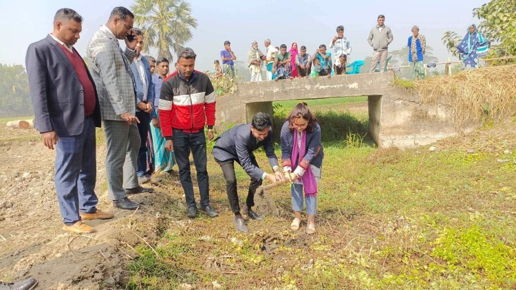 ডাসারে ৩৬ লাখ টাকার খাল খনন উদ্বোধন