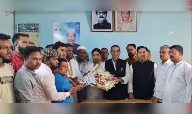 আবুল হাসানাত আব্দুল্লাহ এমপির সাথে সাথে গৌরনদী উপজেলা প্রেসক্লাবের সদস্যবৃন্দর মতবিনিময় সভা