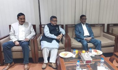 স্বাস্থ্য পরীক্ষার জন্য সিঙ্গাপুর গেলেন সেতুমন্ত্রী