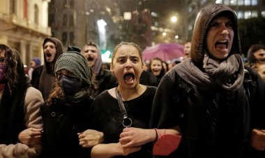 গ্রিসে দেশজুড়ে ধর্মঘট-বিক্ষোভ