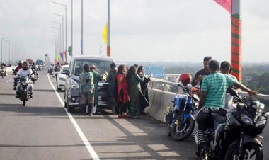 ‘শান্তিতে আছে পদ্মা সেতু, সেখানে মোটরসাইকেল আপাতত না’