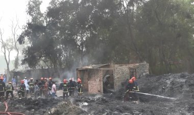 সাভারে প্লাস্টিকের গোডাউনে অগ্নিকাণ্ড