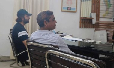 রাতদুপুরে থানায় এসে পরামর্শ নিলেন শাকিব