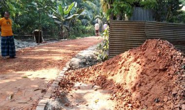 সড়ক নির্মাণে নিম্নমানের সামগ্রী ব্যবহার, দূর্ভোগে স্থানীয়রা