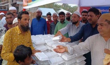 তালতলীতে রমজান মাসজুড়ে ২ টাকায় ইফতার!