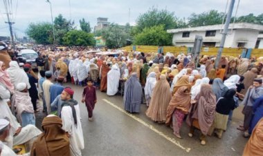 বিনামূল্যে আটা নিতে গিয়ে পাকিস্তানে পদদলিত হয়ে নিহত ৪