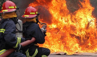 রাজধানীর কাপ্তানবাজারে সুইপার কলোনিতে আগুন