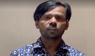 ডিবি কার্যালয়ে হিরো আলম