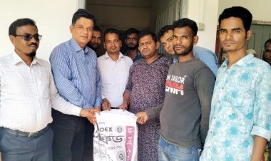 গৌরনদীতে জেলেরা পেলো ভিজিএফর চাল