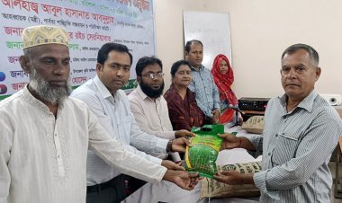 আগৈলঝাড়ায় ৬ শতাধিক কৃষকদের মাঝে কৃষি উপকরণ বিতরণ