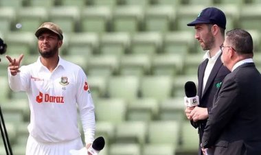 টেস্টে টস হেরে ফিল্ডিংয়ে বাংলাদেশ