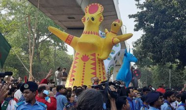 মঙ্গল শোভাযাত্রায় মানুষের ঢল