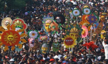 ভয়কে জয় করার প্রত্যয়ে বর্ষবরণে প্রস্তুত জাতি