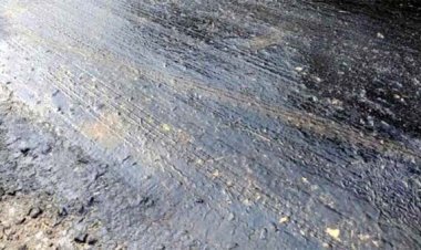 বরিশালে সর্বোচ্চ তাপমাত্রায় গলে যাচ্ছে সড়কের পিচ