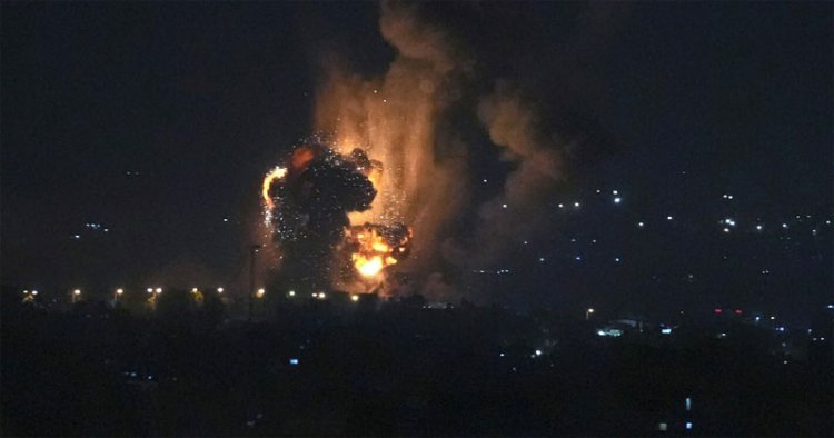 গাজায় বিমান হামলা করল ইসরায়েল