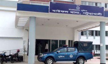 যৌতুকের দাবীতে অন্তঃসত্ত্বার পেটে লাথি