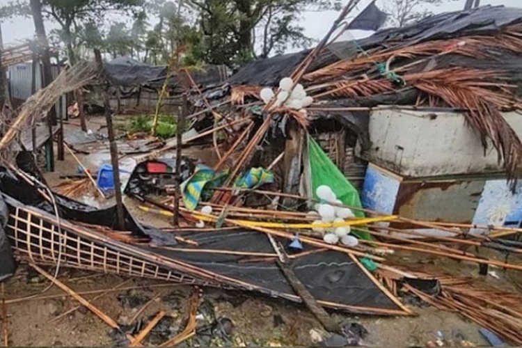 ‘ঘর ভেঙে গেছে, কিন্তু প্রাণে বেঁচে আছি’