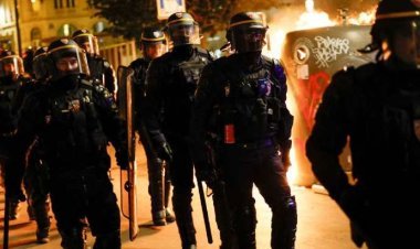 ফ্রান্সে দাঙ্গা নিয়ন্ত্রণে নামল ৪৫ হাজার পুলিশ, জরুরি অবস্থা জারির আশঙ্কা