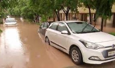 ৪ দশকে সবচেয়ে ভারি বর্ষণ দিল্লিতে