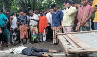 ভোলায় কাভার্ড ভ্যানের চাপায় যুবক নিহত