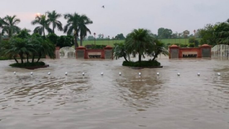 বন্যা ও ভূমিধসে দক্ষিণ কোরিয়ায় ৭ জনের মৃত্যু