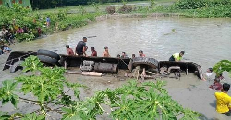 ঝালকাঠিতে সড়ক দুর্ঘটনা: ৩ জনকে আসামি করে পুলিশের মামলা