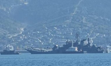 কয়েক ঘণ্টার ব্যবধানে ফের রুশ জাহাজে ইউক্রেনের হামলা