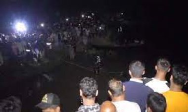 পদ্মায় ট্রলারডুবি: উদ্ধার অভিযানে নৌবাহিনীর ডুবুরি দল