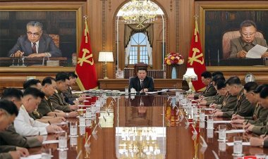 নর্থ কোরিয়ার সামরিক প্রধান বরখাস্ত, যুদ্ধের প্রস্তুতির আহ্বান কিমের