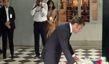 বঙ্গবন্ধুর প্রতিকৃতিতে ম্যাক্রোঁর শ্রদ্ধা
