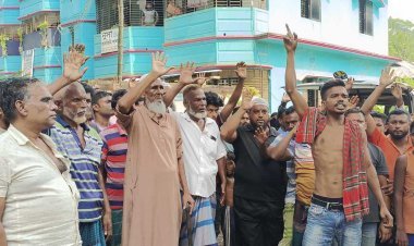 কালকিনিতে হত্যার বিচার দাবিতে লাশ নিয়ে বিক্ষোভ