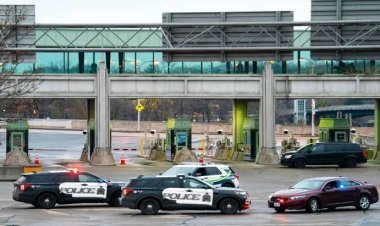 যুক্তরাষ্ট্র-কানাডা সীমান্তে সংযোগকারী সেতুতে গাড়ি বিস্ফোরণ, নিহত ২